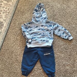 Nike toddler hoodie and jogger set
